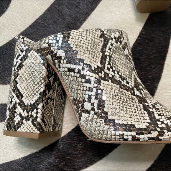 Steve Madden Snakeskin Heeled Mule - Picture 4 of 6